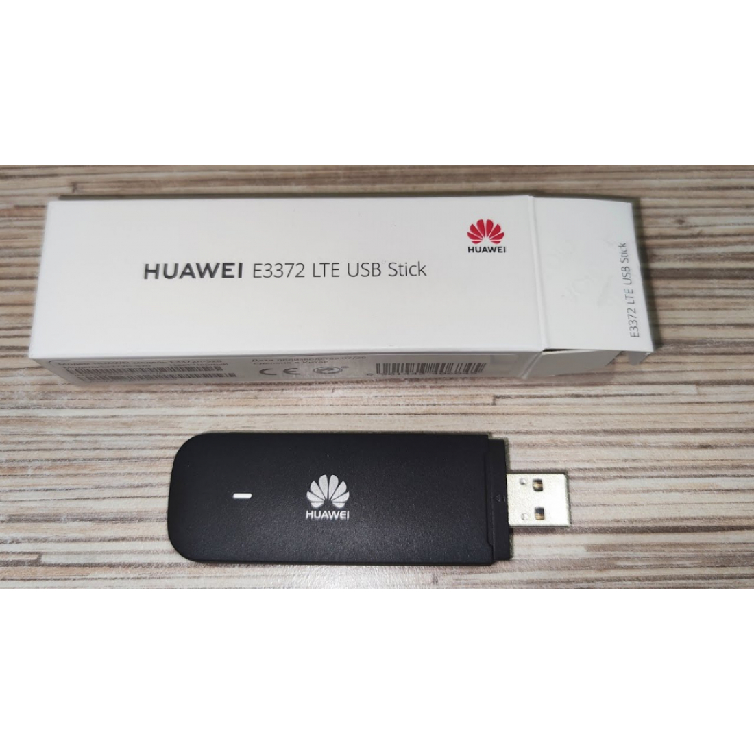 Huawei E3372H-320M черный (лого Huawei)