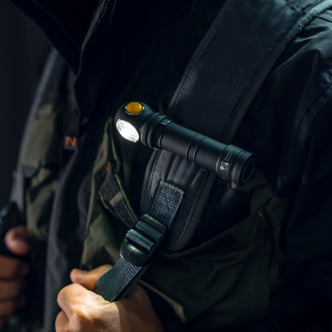 Armytek Wizard C2 Pro Max Magnet USB LR+21700, 3870 лм / теплый свет / аккумулятор