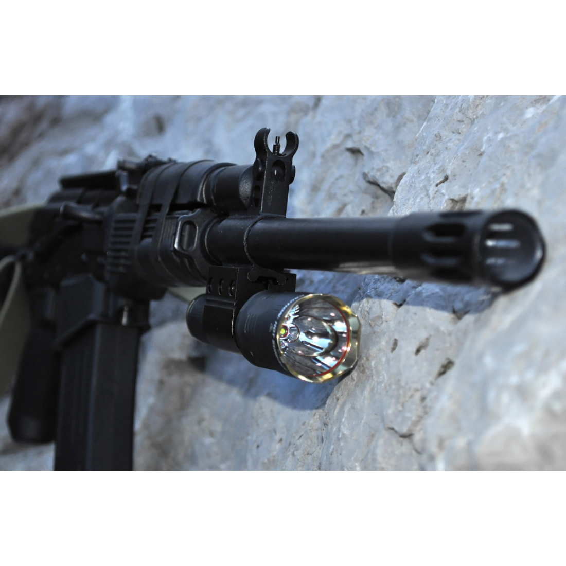 Фонарь Armytek Predator v3 XP-E2, 210 лм / красный свет